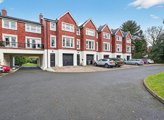 4 Bedroom TownHouse For Sale In Marlborough Gate, Belfast, BT9
