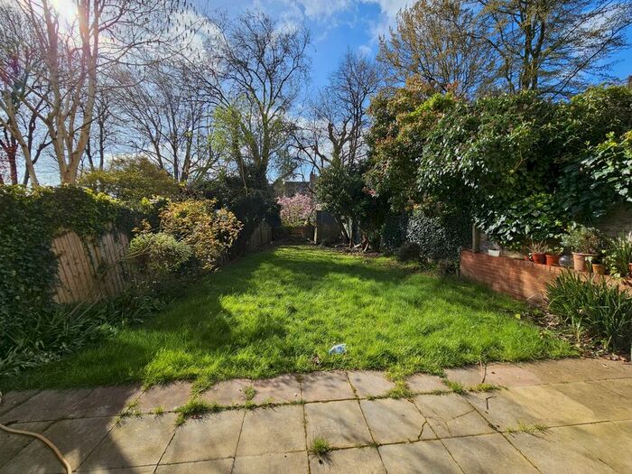 2 Bedroom Flat To Rent In Jacksons Lane, Highgate, N6