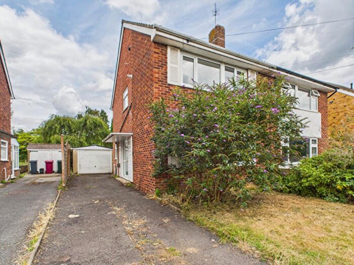 3 Bedroom Semi-Detached House For Sale In Vine Crescent, Southcote, Reading, RG30