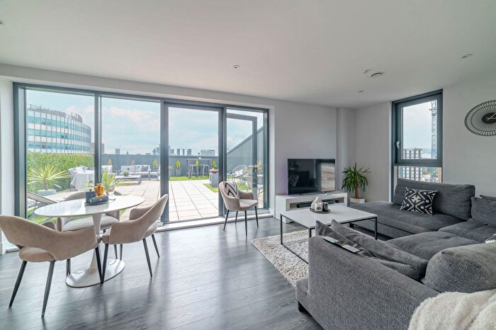 2 Bedroom Flat For Sale In Hallmark Tower, Cheetham Hill Road, Manchester City Centre, M4