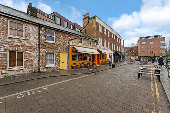 2 Bedroom Maisonette To Rent In Coulgate Street, London, SE4