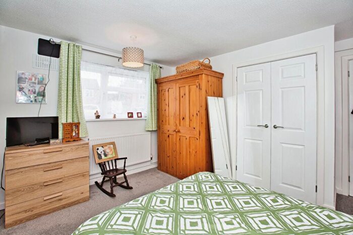 2 Bedroom Flat For Sale In Taranto Hill, Ilchester, Somerset, BA22