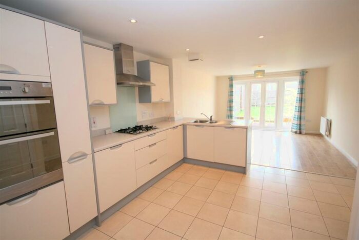 3 Bedroom Town House To Rent In Westview Close, Peacehaven, BN10
