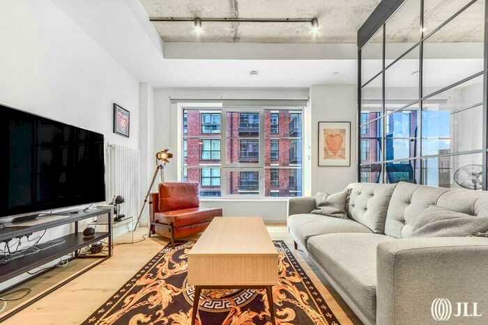 Flat To Rent In Goodluck Hope Walk London, E14