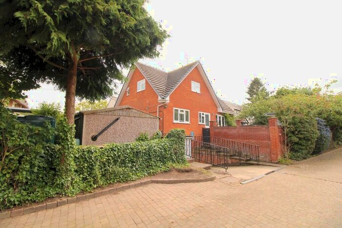 3 Bedroom Detached House For Sale In Oak Lane Crick Northamptonshire, NN6