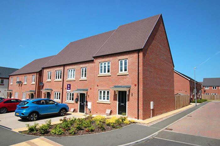 4 Bedroom End Of Terrace House For Sale In Station Road, Thrapston, Kettering, Northamptonshire, NN14