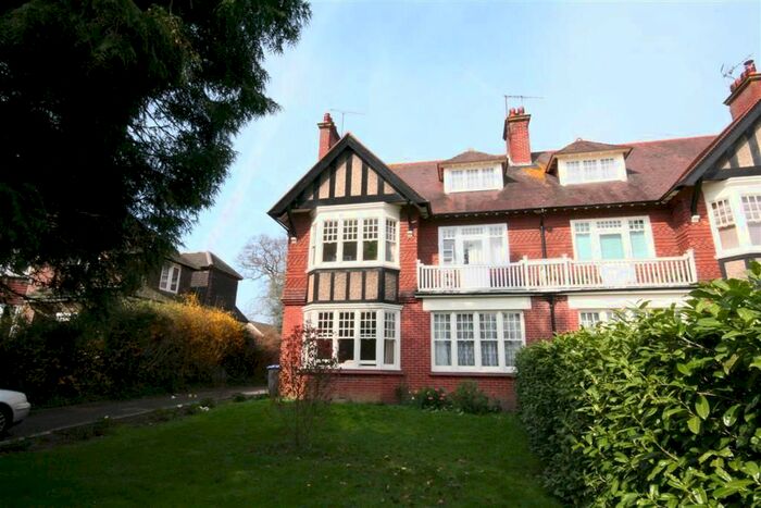 2 Bedroom Flat To Rent In Boltro Road, Haywards Heath, West Sussex, RH16