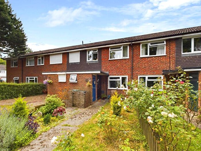 3 Bedroom House For Sale In Chinnor - Open Outlook, OX39