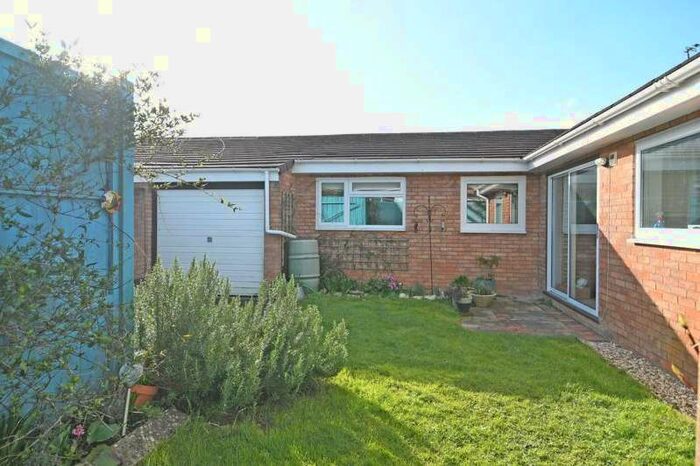 2 Bedroom Bungalow For Sale In Barn Meads Road, Wellington, TA21