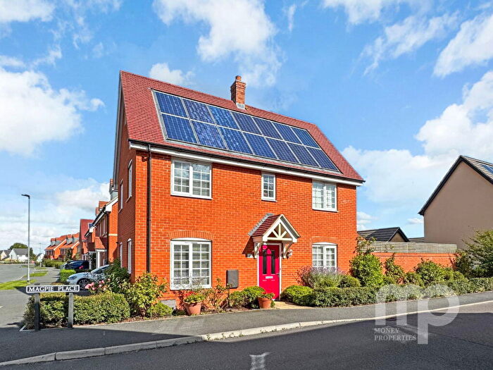 3 Bedroom Detached House For Sale In Magpie Place, Wymondham, NR18