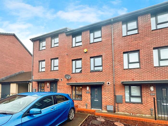 3 Bedroom Town House For Sale In Mabey Drive, Chepstow, NP16