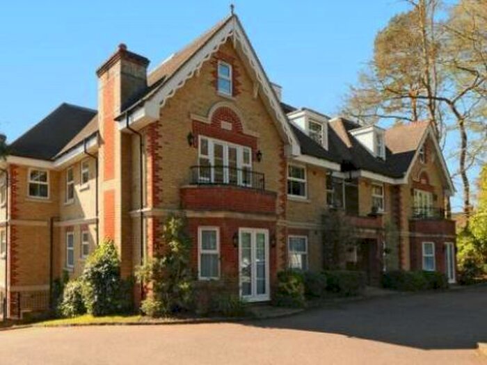 2 Bedroom Flat To Rent In London Road, Camberley, Surrey, GU15