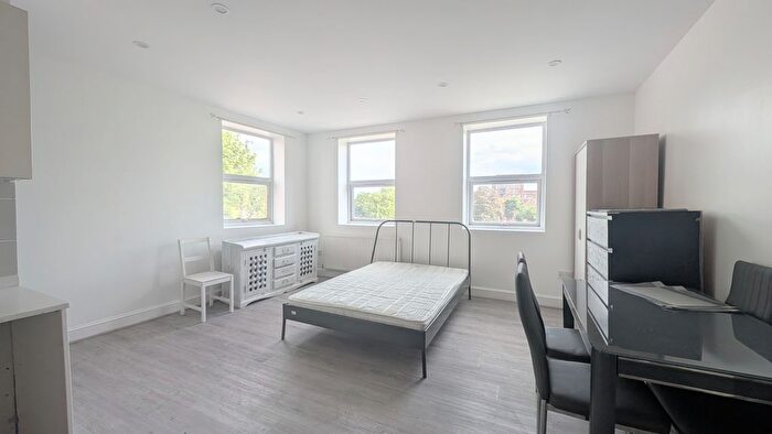 Studio To Rent In Broadway, London, W13