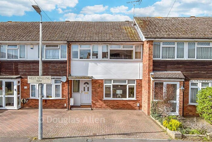 3 Bedroom Terraced House For Sale In West Malling Way, Hornchurch, Essex, RM12
