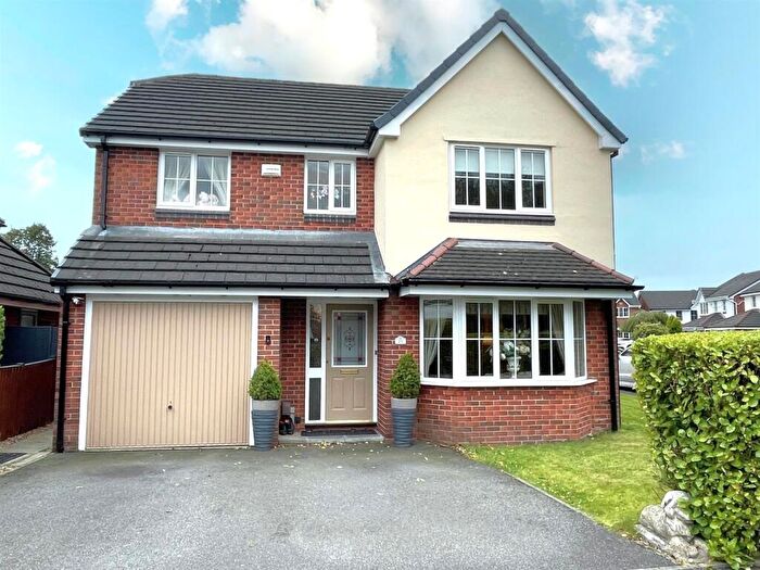 4 Bedroom Detached House For Sale In Farleigh Close, Westhoughton, Bolton, BL5