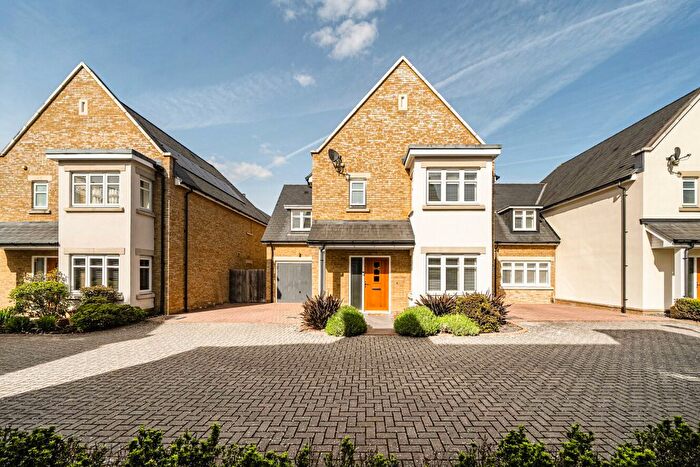 4 Bedroom Detached House For Sale In Daleworth Close, Beckenham, BR3