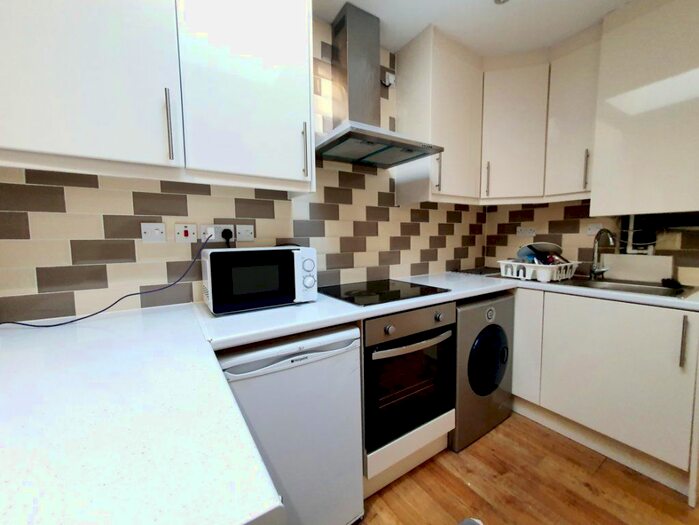 1 Bedroom Flat To Rent In Northumberland Road, Harrow, Middlesex, HA2