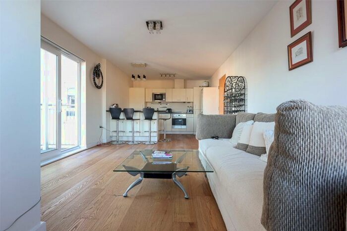 2 Bedroom Apartment For Sale In Heritage Avenue, Colindale, NW9