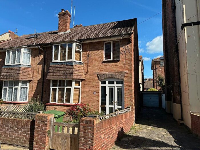 3 Bedroom Semi Detached House For Sale In Ashburton Road, Portsmouth, Hampshire, PO5