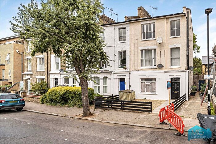 3 Bedroom Flat For Sale In Ashley Road, Crouch End, London, N19