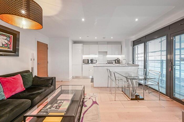 2 Bedroom Flat For Sale In Parkview Apartments, Poplar, London, E14