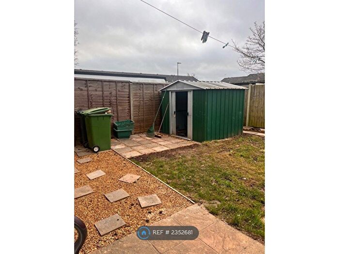 2 Bedroom Flat To Rent In Brighton Hill, Basingstoke, RG22