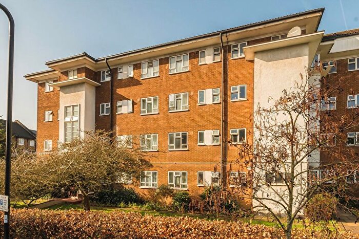 1 Bedroom Flat For Sale In Broughton Road, Ealing, W13