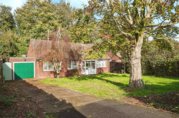 3 Bedroom Bungalow For Sale In Martin Dale Crescent, Dover, Kent, CT15