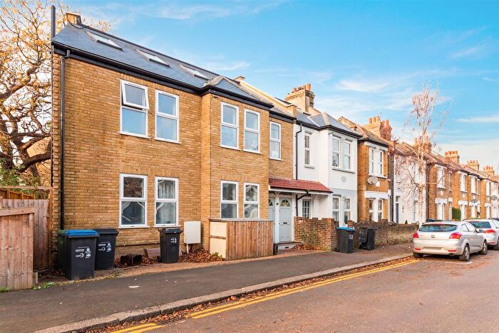 1 Bedroom Flat For Sale In Dorien Road, Raynes Park, SW20