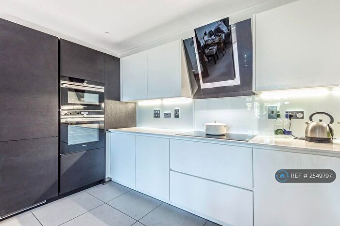 2 Bedroom Flat To Rent In Imperial Square, London, N12