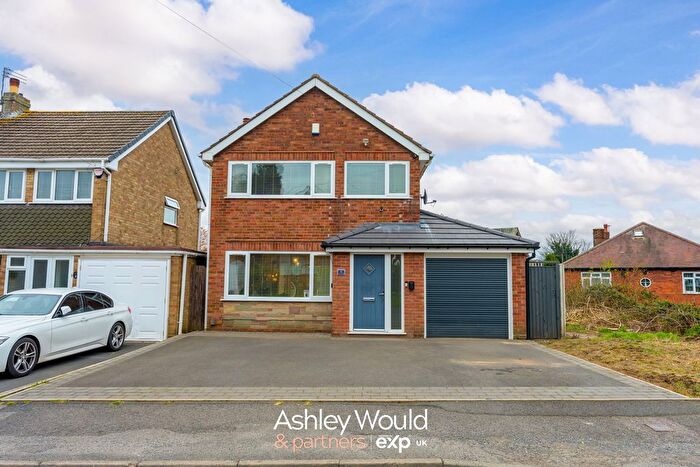 3 Bedroom Detached House For Sale In Breen Rydding Drive, Bilston, WV14