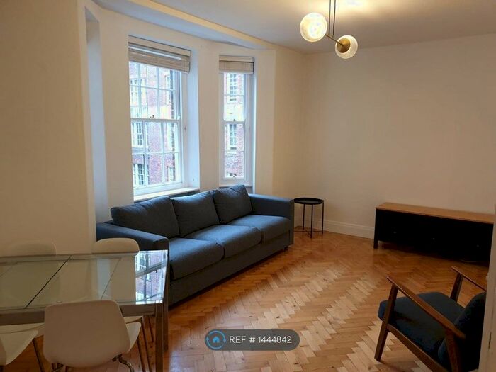 2 Bedroom Flat To Rent In Queensway, London, W2