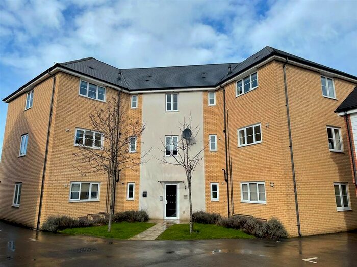 2 Bedroom Flat To Rent In Picket Twenty Way, Andover, SP11