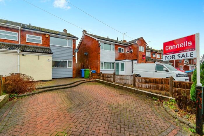 3 Bedroom Semi-Detached House For Sale In Fairoaks Drive, Great Wyrley, Walsall, WS6