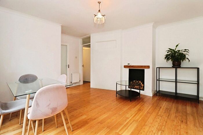 2 Bedroom Flat For Sale In Okebourne Road, Bristol, Somerset, BS10