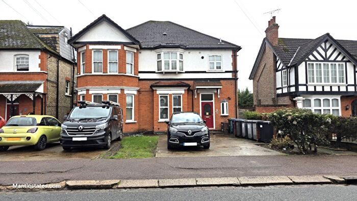 1 Bedroom Flat For Sale In Park Road, East Barnet, EN4