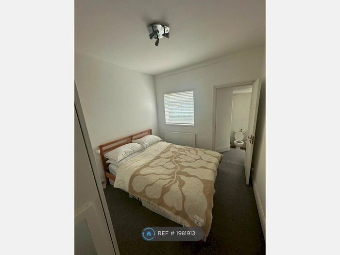 1 Bedroom Flat To Rent In Victoria Park Road, London, E9