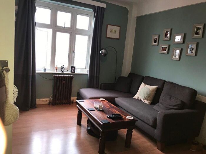 1 Bedroom Flat To Rent In Hall Road, St Johns Wood, NW8