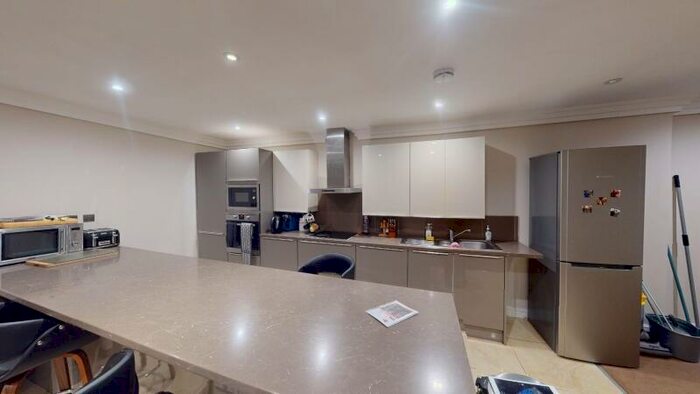 2 Bedroom Apartment To Rent In Sandhill Lane, Moortown, Leeds, LS17