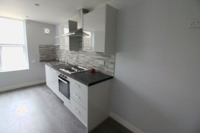 1 Bedroom Flat To Rent In Shepherds Lane, Leeds, West Yorkshire, LS7