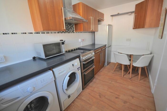 4 Bedroom Flat To Rent In Crayford Road, Camden Road, Kentish Town, Tufnell Park, Holloway, Ucl, London, N7