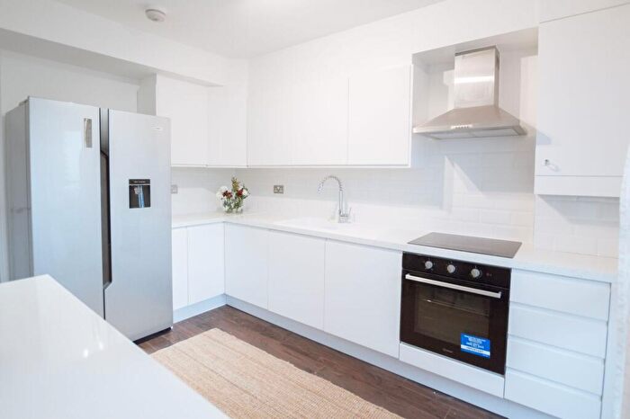 4 Bedroom Apartment To Rent In Rainsborough Avenue, Pendennis House Rainsborough Avenue, SE8