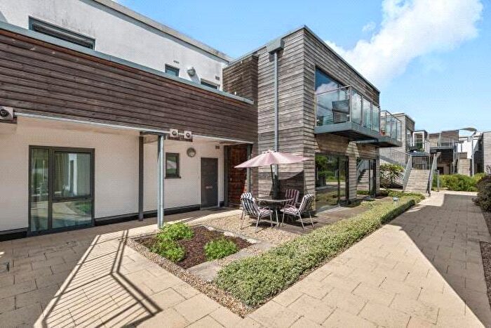 2 Bedroom Flat To Rent In Park Way, Newbury, RG14