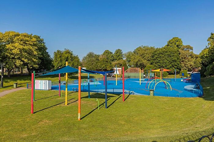 4 Bedroom Semi-Detached House For Sale In Stirling Close, Maldon, CM9