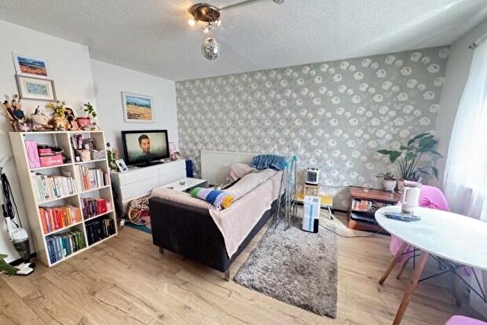 2 Bedroom Flat To Rent In Pascal Court Cardiff, CF24