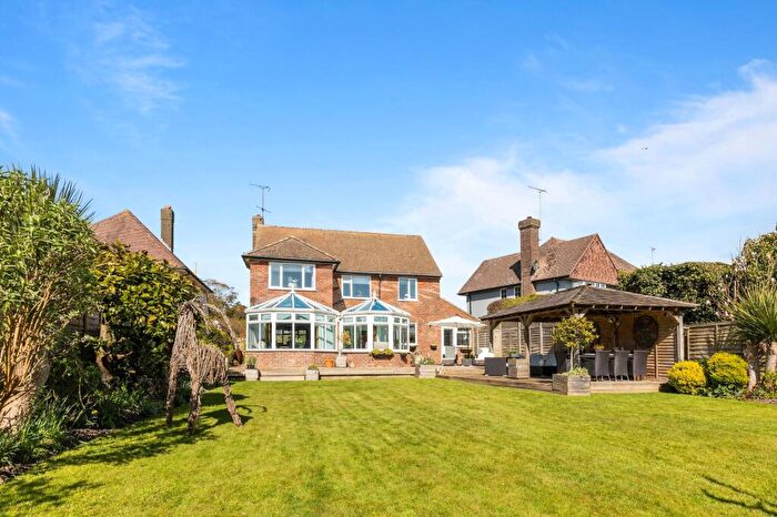 4 Bedroom Detached House For Sale In The Ridings, East Preston, BN16