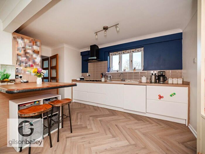 4 Bedroom Detached House For Sale In Oakdale Road, Brundall, NR13