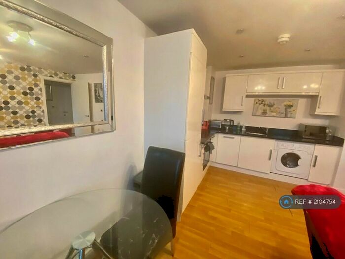 2 Bedroom Flat To Rent In West Point, Derby, DE1