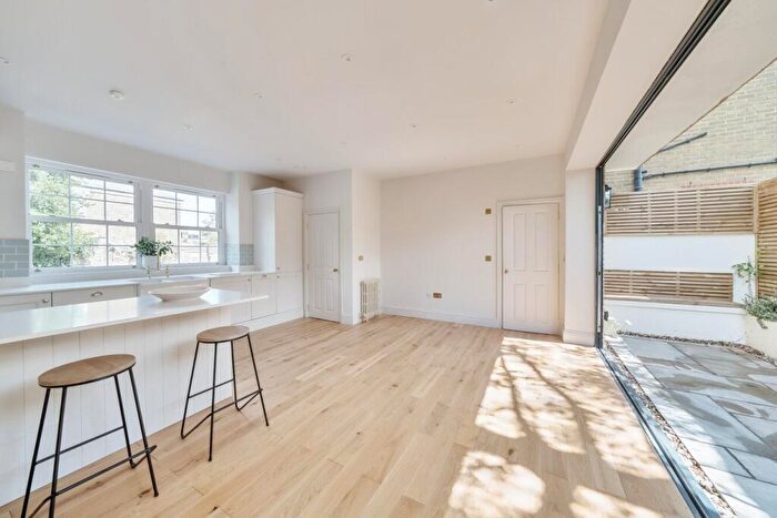 2 Bedroom Detached House For Sale In Inverton Road, London, SE15