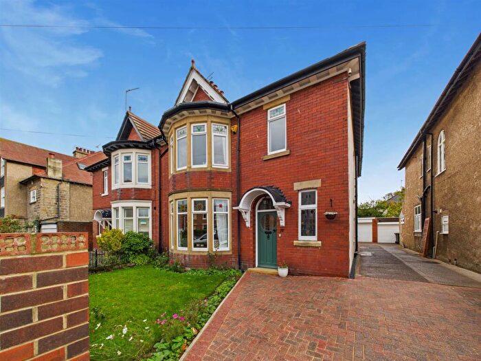 5 Bedroom Semi-Detached House For Sale In Hawthorn Gardens, Whitley Bay, NE26